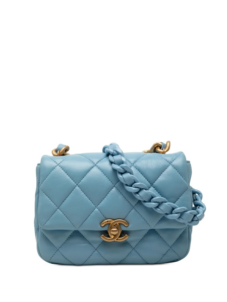  Chanel Pre-owned Mini Sac à Bandoulière Chain Flap En Peau D'agneau à Effet Laqué (2021-2025) - Bleu 