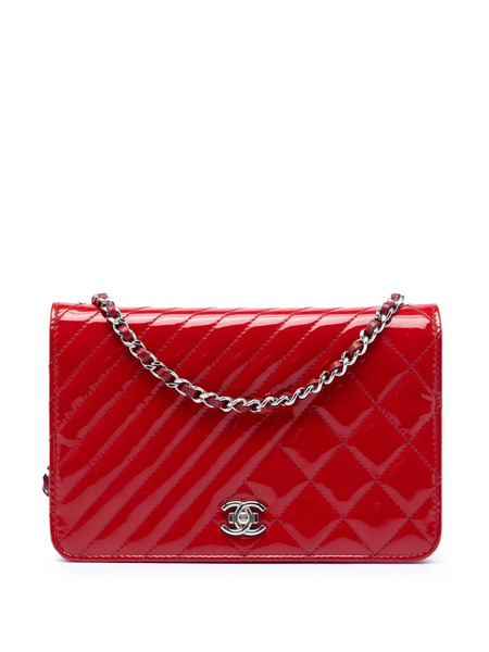  Chanel Pre-owned Pochette Portefeuille à Bandoulière Coco Boy En Cuir Verni Matelassé à Logo Cc (2016-2017) - Rouge 