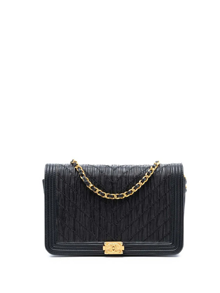  Chanel Pre-owned Pochette Portefeuille à Bandoulière Le Boy En Cuir De Veau Plissé à Chevrons Avec Chaîne (2018) - Noir 