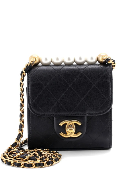  Chanel Pre-owned Sac à Bandoulière Avec Chaîne Chic Pearls à Rabat En Cuir De Chèvre Matelassé Format Mini - Noir 