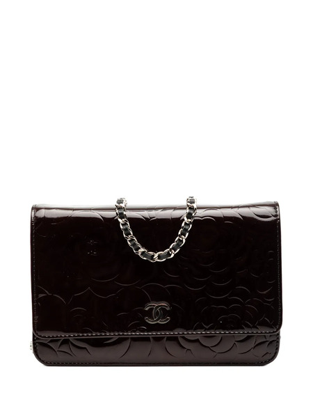 Chanel Pre-owned Sac à Bandoulière Wallet On Chain En Peau D'agneau à Motif Camélia Embossé Cc (2010-2011) - Marron 