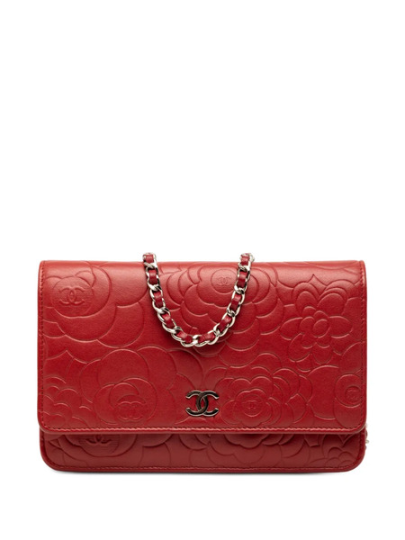  Chanel Pre-owned Sac à Bandoulière Wallet On Chain En Peau D'agneau à Motif Camélia Embossé Cc (2014) - Rouge 