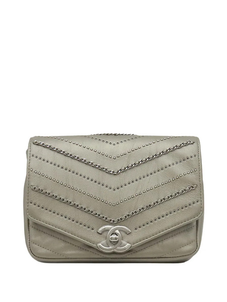  Chanel Pre-owned 2018-2019 Small Chevron Calfskin Embellished Data Center Envelope Flap Crossbody Bag - Argent 