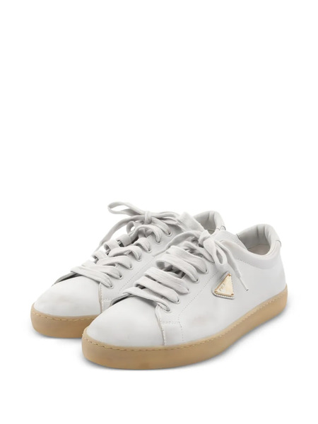  Prada Pre-owned Baskets à Logo Triangle (2010) - Blanc 