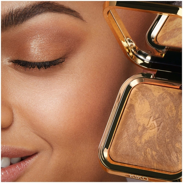  Kiko Milano Silky Glow Poudre Bronzante Compacte 8,5 g (nuances Variées) - 02 Terracotta 
