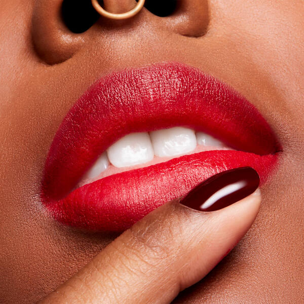  Mac Powder Kiss Velvet Blur Slim Stick Rouge à Lèvres 2 g (différentes Teintes Disponibles) - Ruby New 