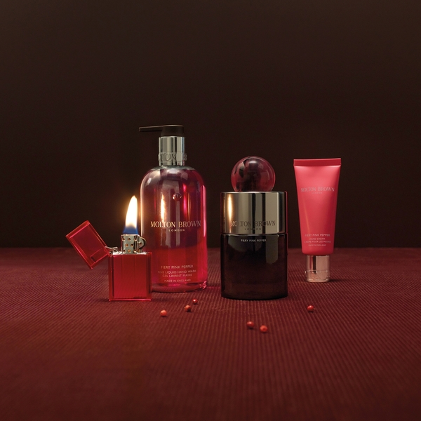  Molton Brown Fiery Pink Pepper Recharge De Gel Douche Et Bain [400 Ml] 