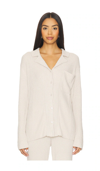  Barefoot Dreams Chemise Boutonnée Côtelée Ultra-légère En Lurex Cozychic Cozychic Ultra Lite Lurex Rib Button Front Shirt En Tan. Taille M. Also En S, 