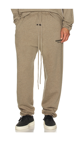  Fear Of God Essentials Pantalon Sweat Classic En Neutral. Taille L. Also En M, S, Xl/1x, Xs, Xxl/2x. 