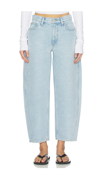  Hudson Jeans Courtney Mr. Baby Barrel Jeans En Baby Blue. Taille 23. Also En 24, 26, 27, 28, 29, 30, 31, 32, 33, 34. 
